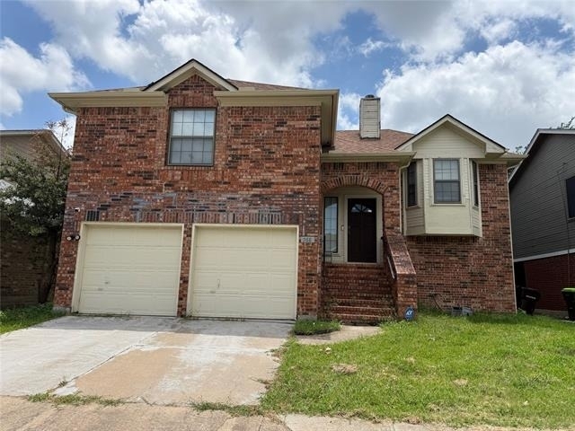 768 Pierre Lane - Photo 0