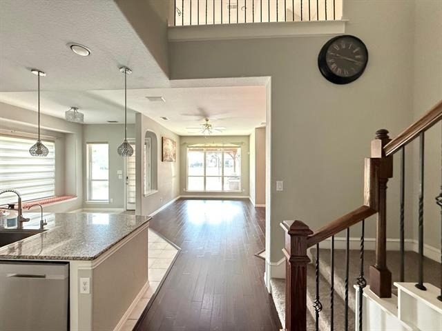 5613 Alpenrose Avenue - Photo 7
