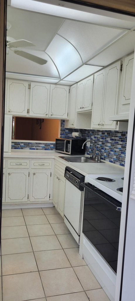 4700 Washington Street - Photo 17