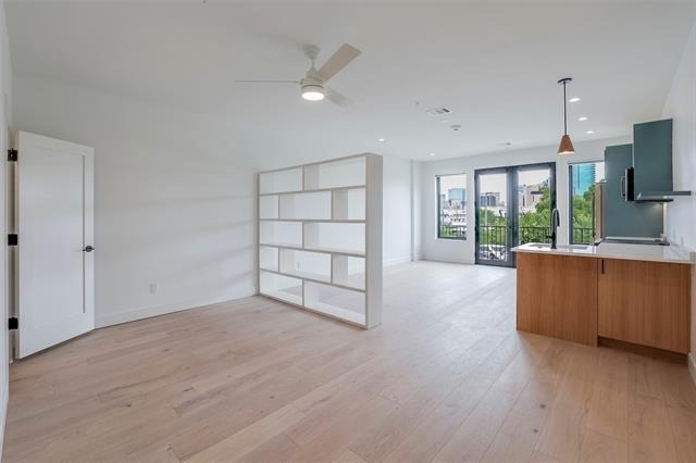 309 W Daggett Avenue - Photo 2