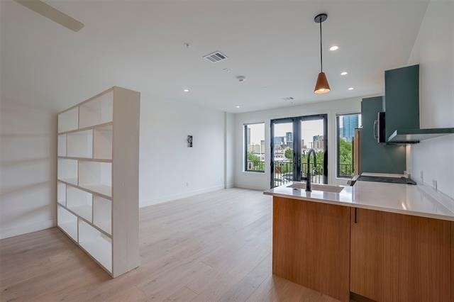 309 W Daggett Avenue - Photo 3
