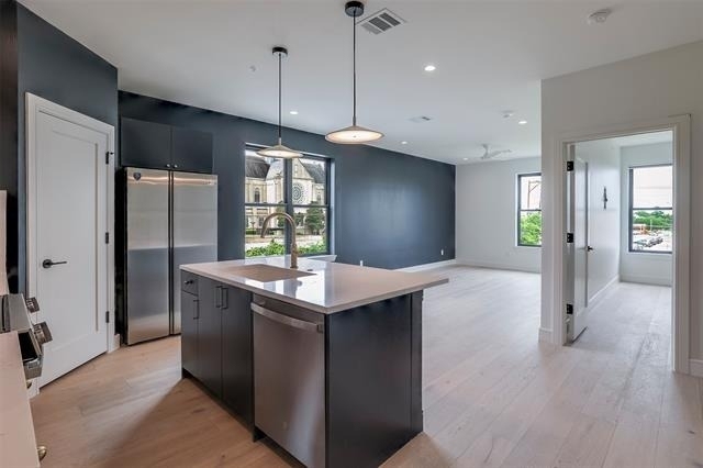 309 W Daggett Avenue - Photo 0