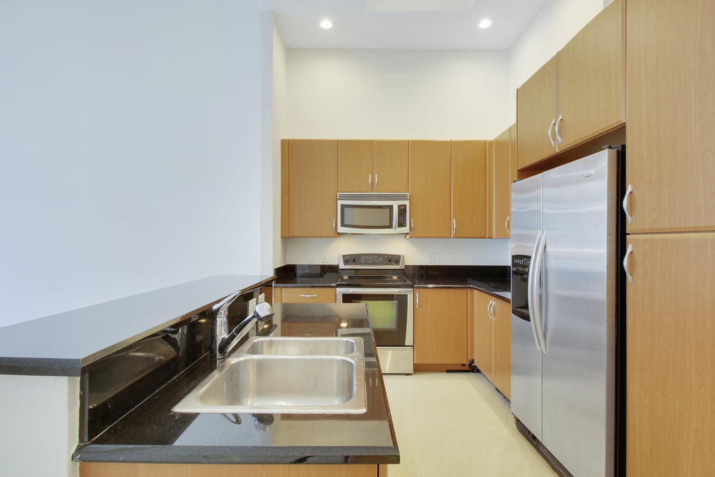 701 S Olive Avenue - Photo 2