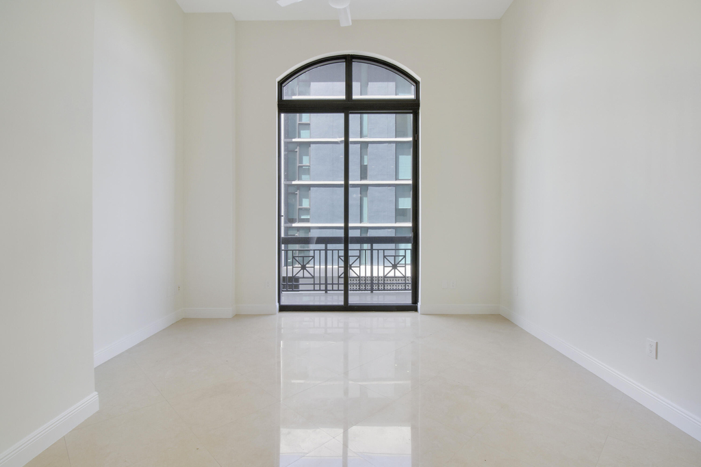 701 S Olive Avenue - Photo 10