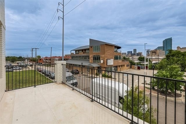 309 W Daggett Avenue - Photo 6