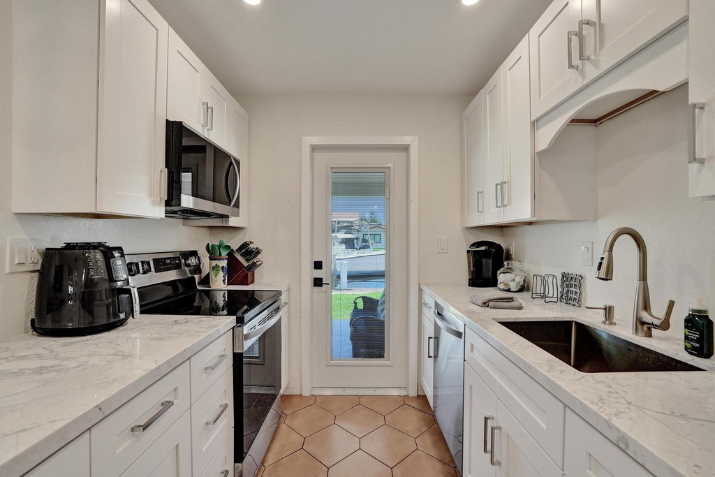 2866 Ne 30th Street - Photo 13