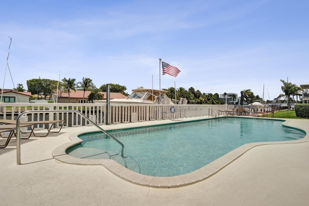 2866 Ne 30th Street - Photo 3