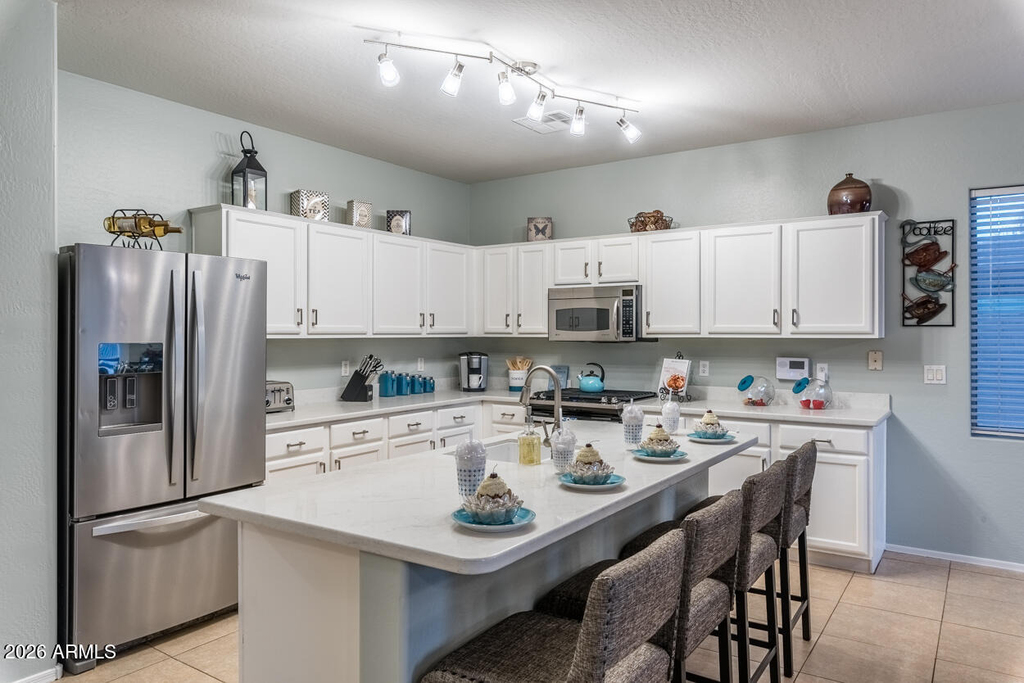 1546 E Azalea Drive - Photo 0