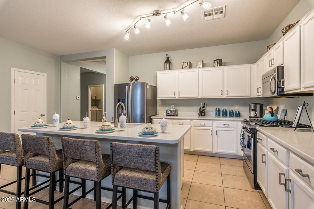 1546 E Azalea Drive - Photo 2