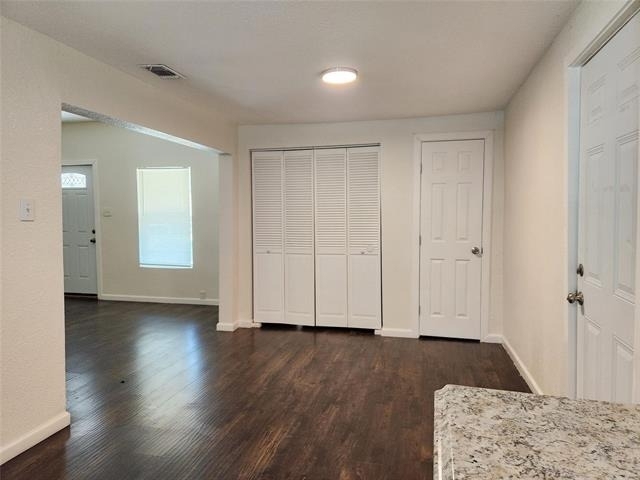 2545 Metropolitan Avenue - Photo 3