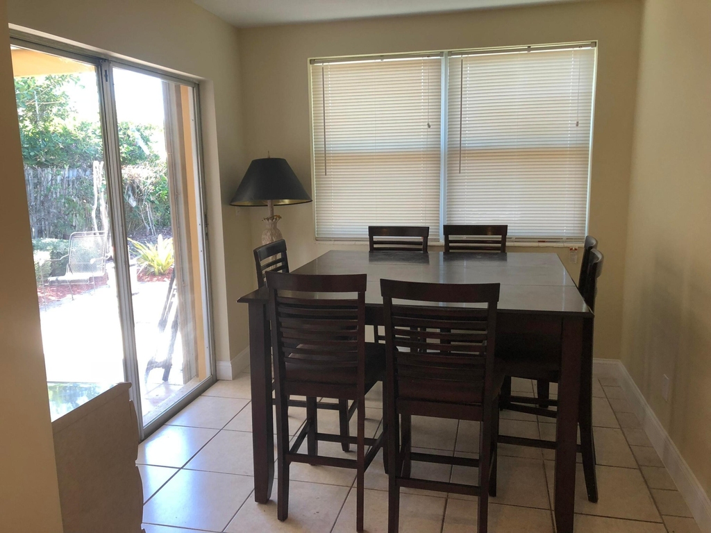 616 W Broward Street - Photo 3