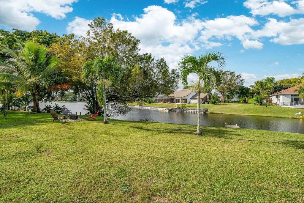 12775 Guilford Circle - Photo 3