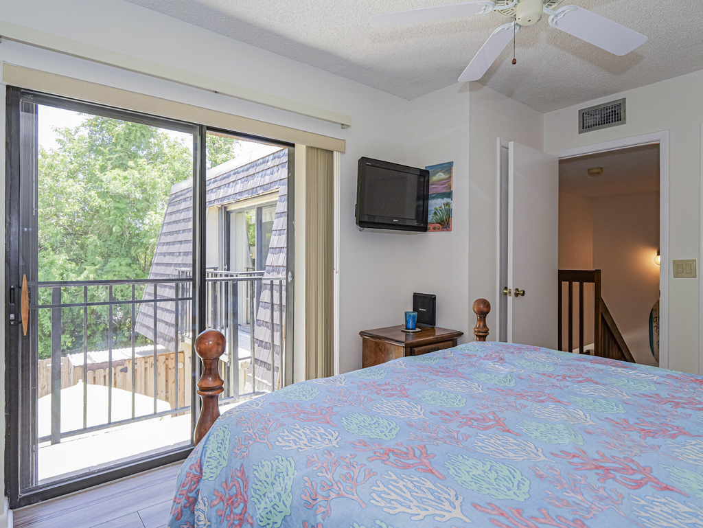 340 S Waverly Place - Photo 21