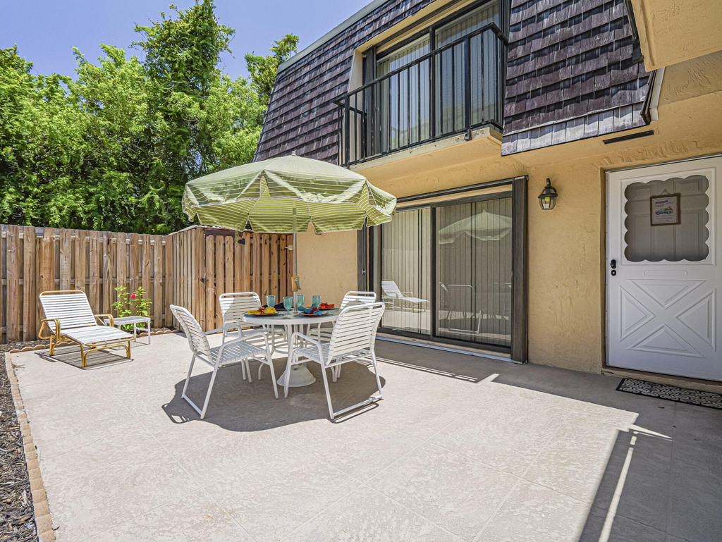 340 S Waverly Place - Photo 3