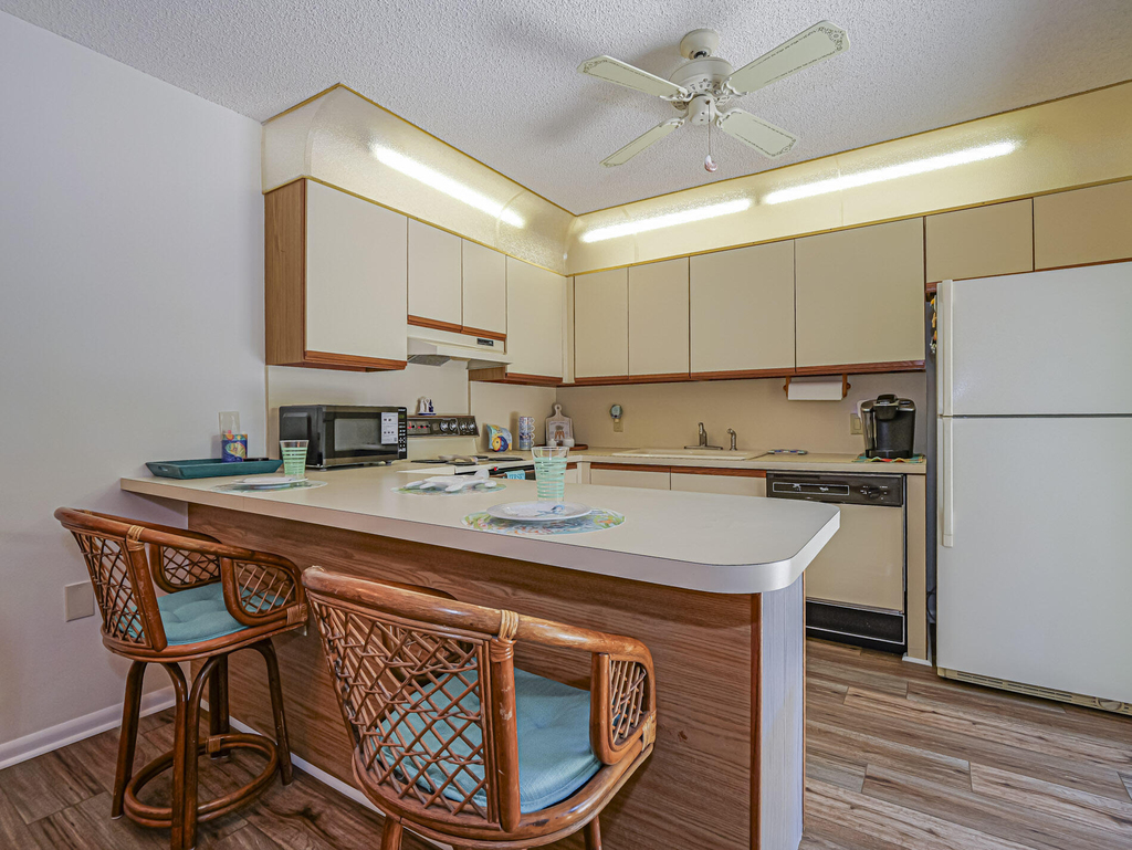 340 S Waverly Place - Photo 10