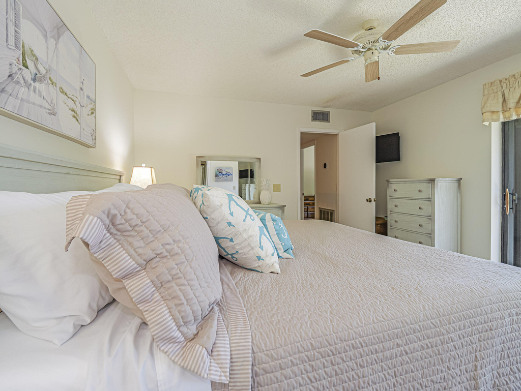 340 S Waverly Place - Photo 18