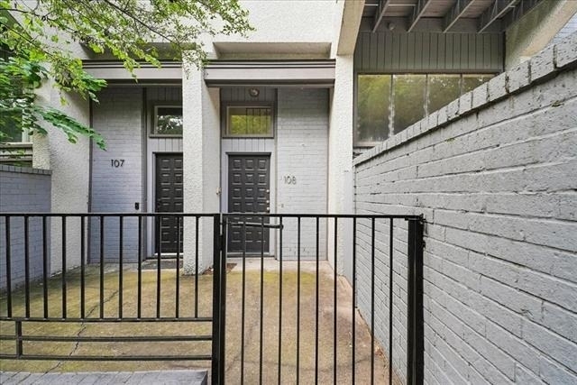 3618 Gillespie Street - Photo 1