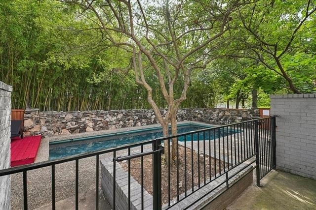 3618 Gillespie Street - Photo 3