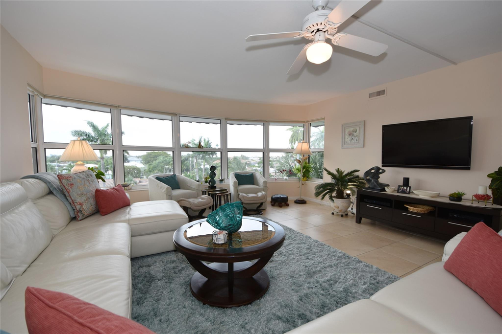 3111 Ne 51st Street - Photo 13