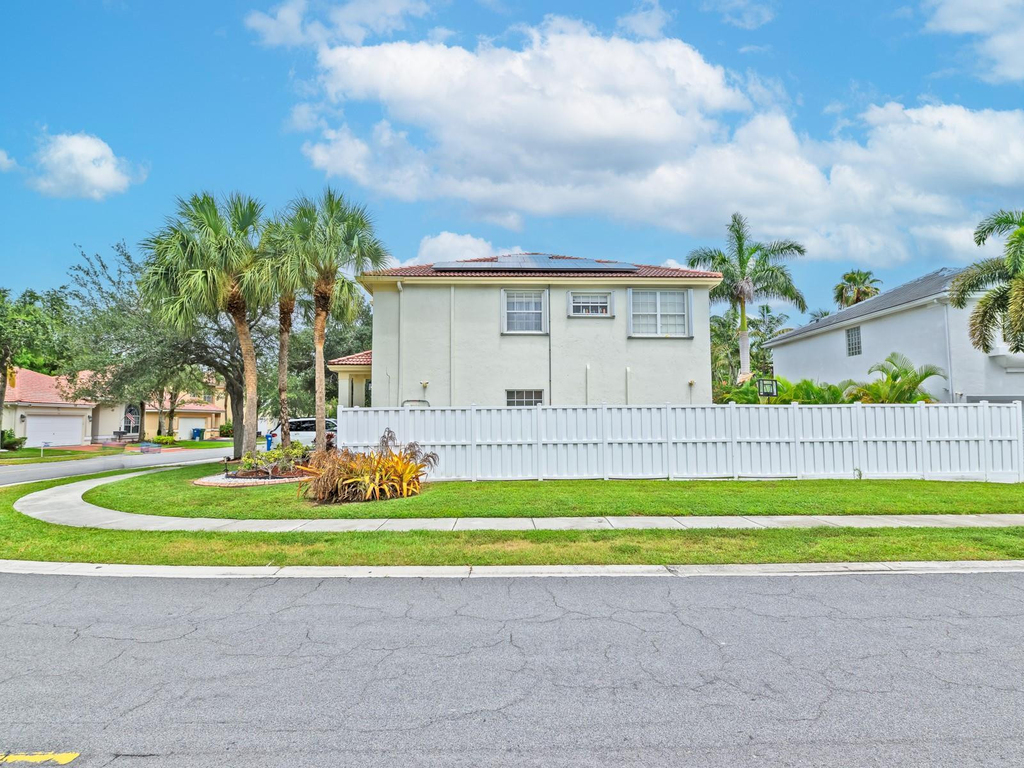 101 Gables Boulevard - Photo 27