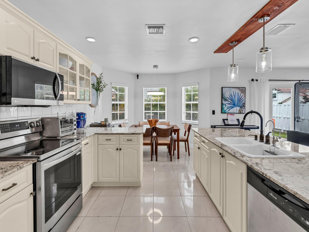 101 Gables Boulevard - Photo 8