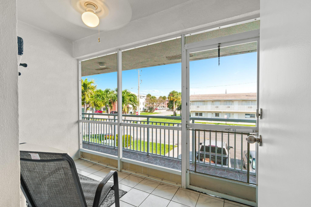 2100 Ne 38th Street - Photo 28