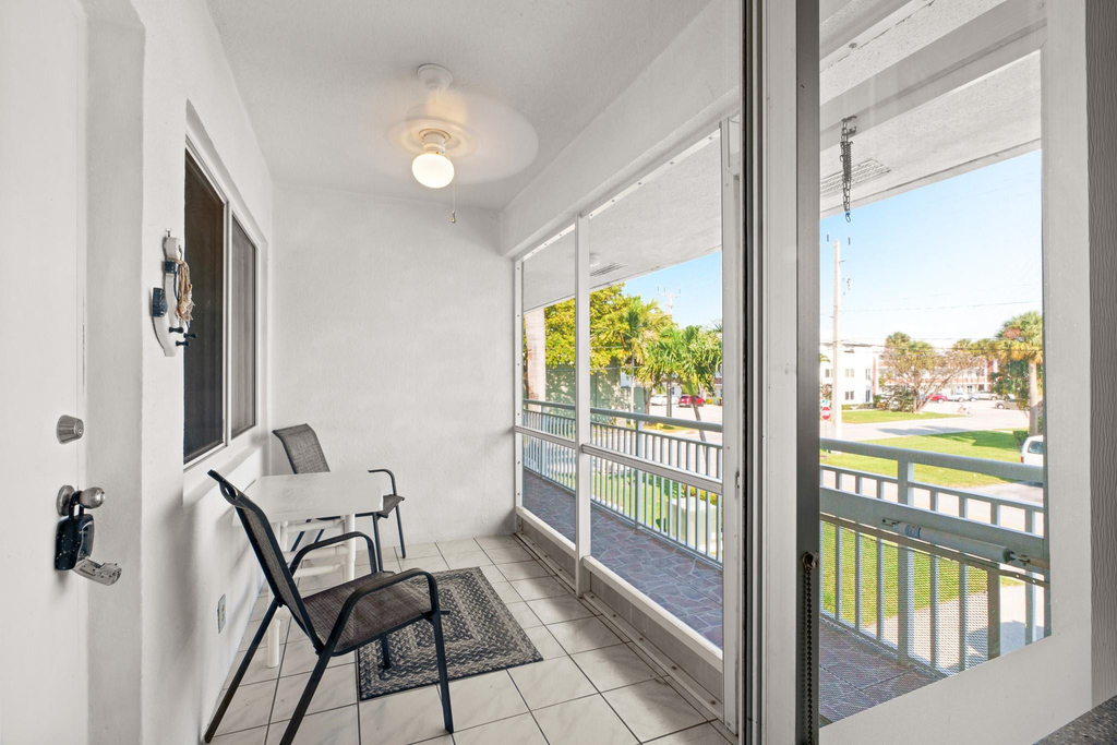 2100 Ne 38th Street - Photo 15
