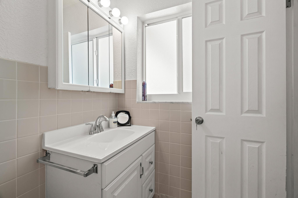 2100 Ne 38th Street - Photo 26