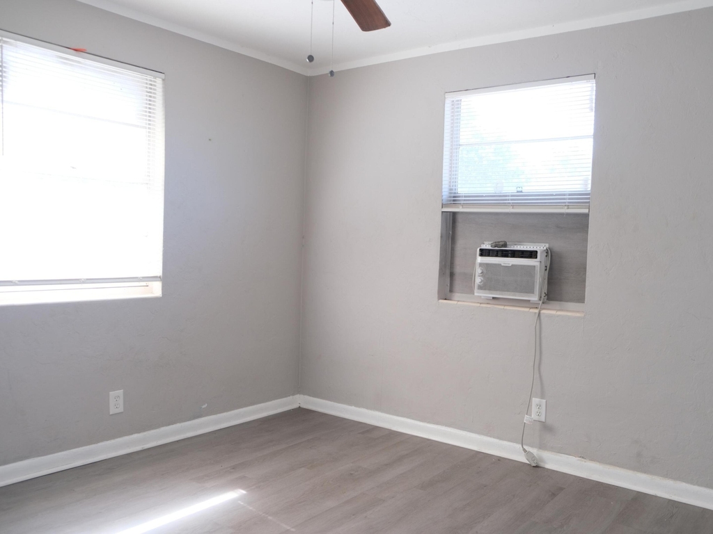 705 13th Street - Photo 5