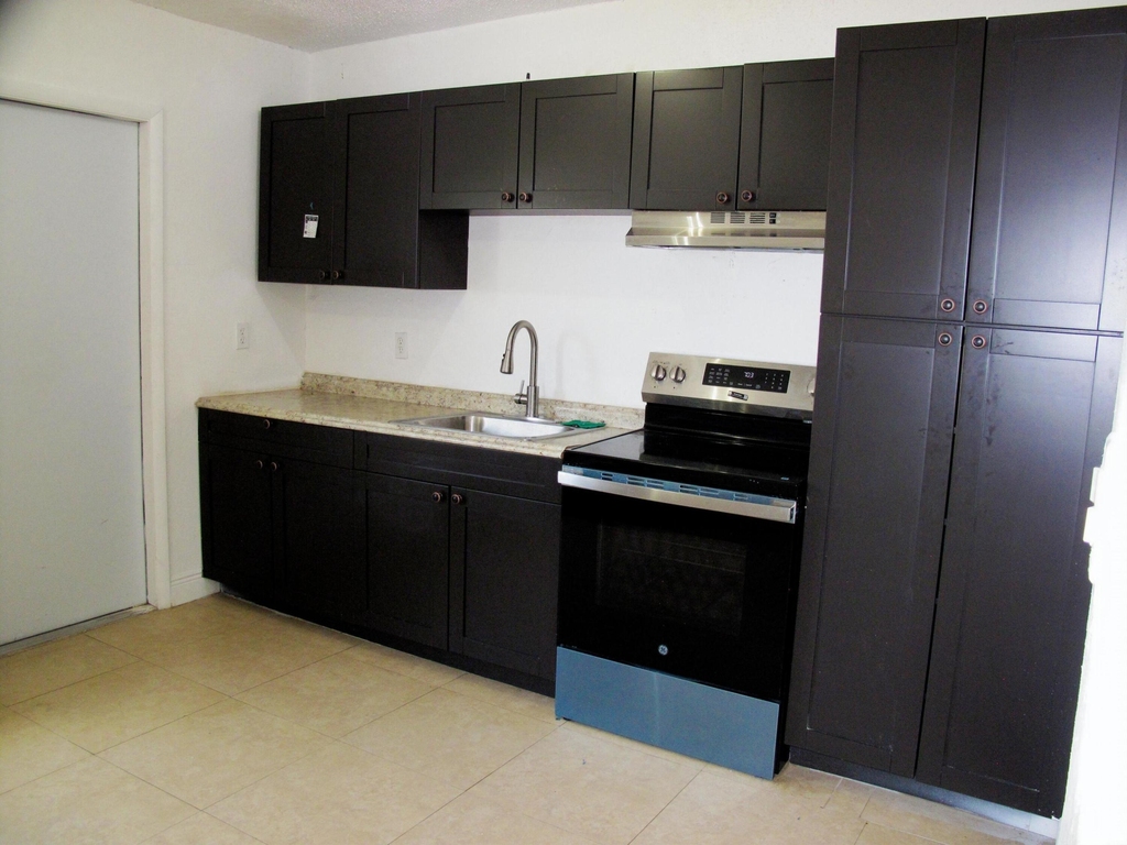 340 Nw 6th Street - Photo 13
