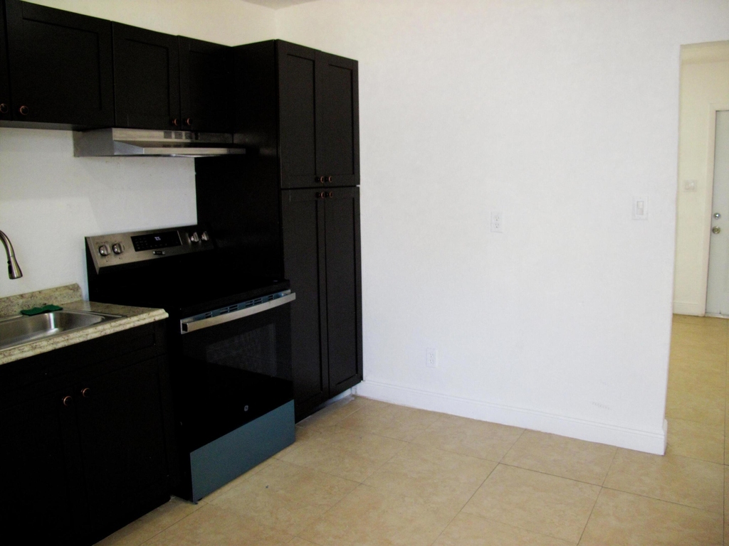 340 Nw 6th Street - Photo 15