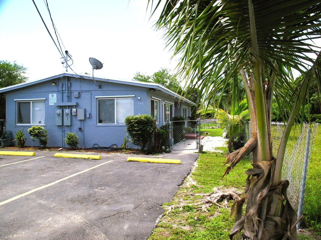 340 Nw 6th Street - Photo 0