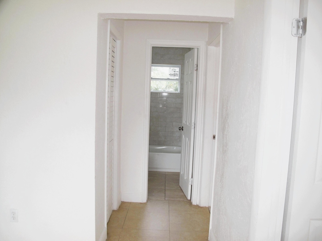 340 Nw 6th Street - Photo 5