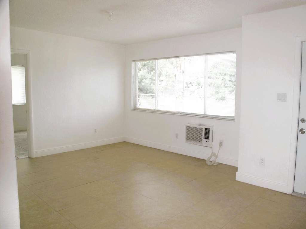 340 Nw 6th Street - Photo 4