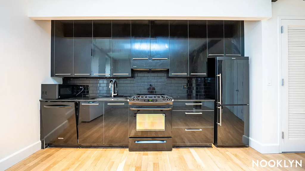 485 Keap Street - Photo 2