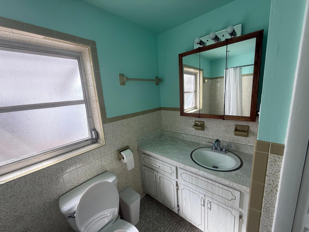 605 E Coast Avenue - Photo 6