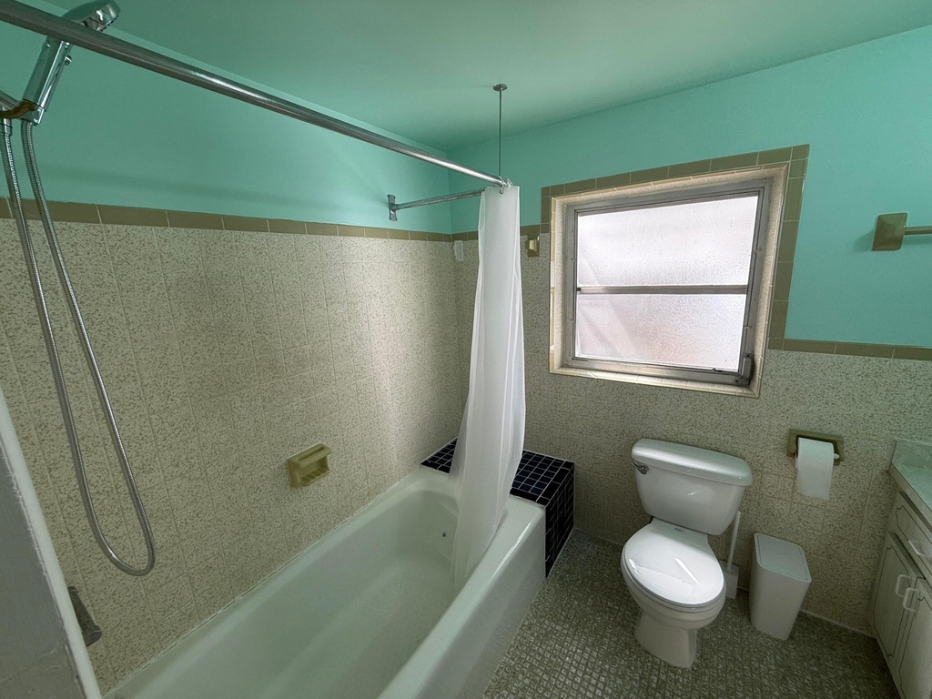605 E Coast Avenue - Photo 5