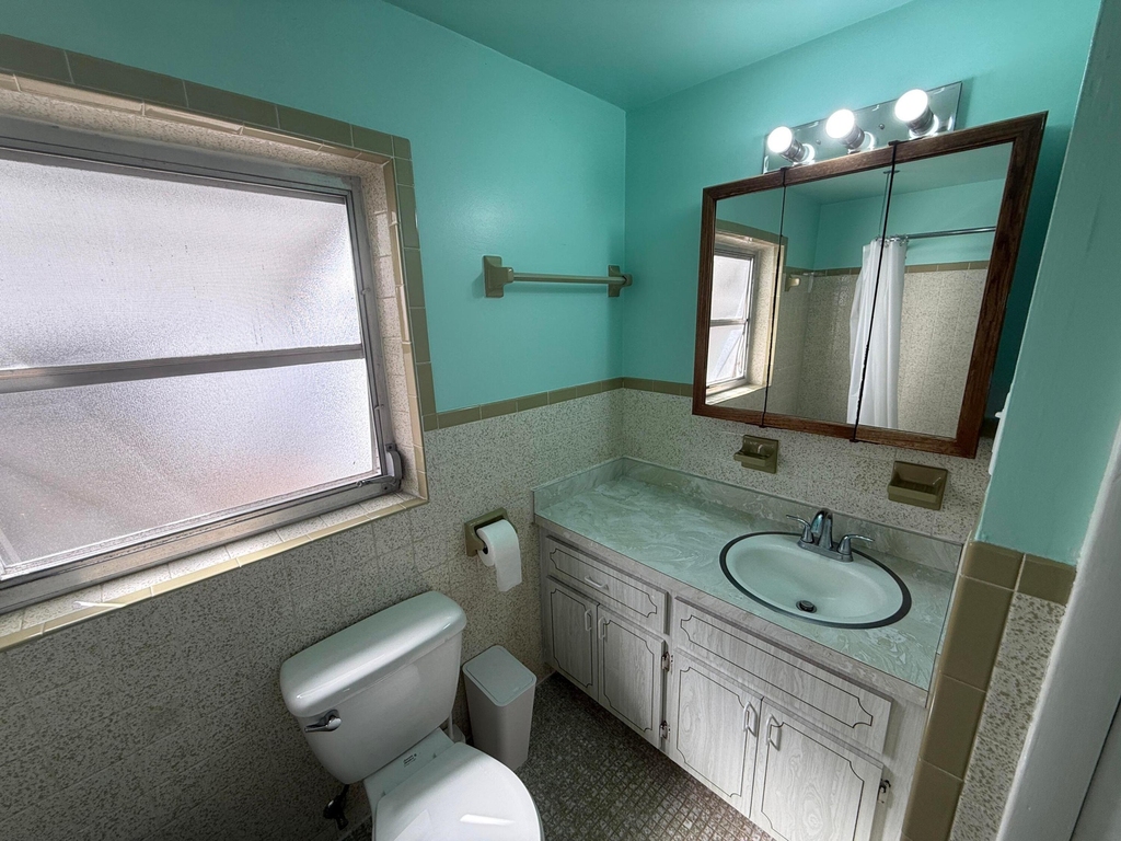 605 E Coast Avenue - Photo 4