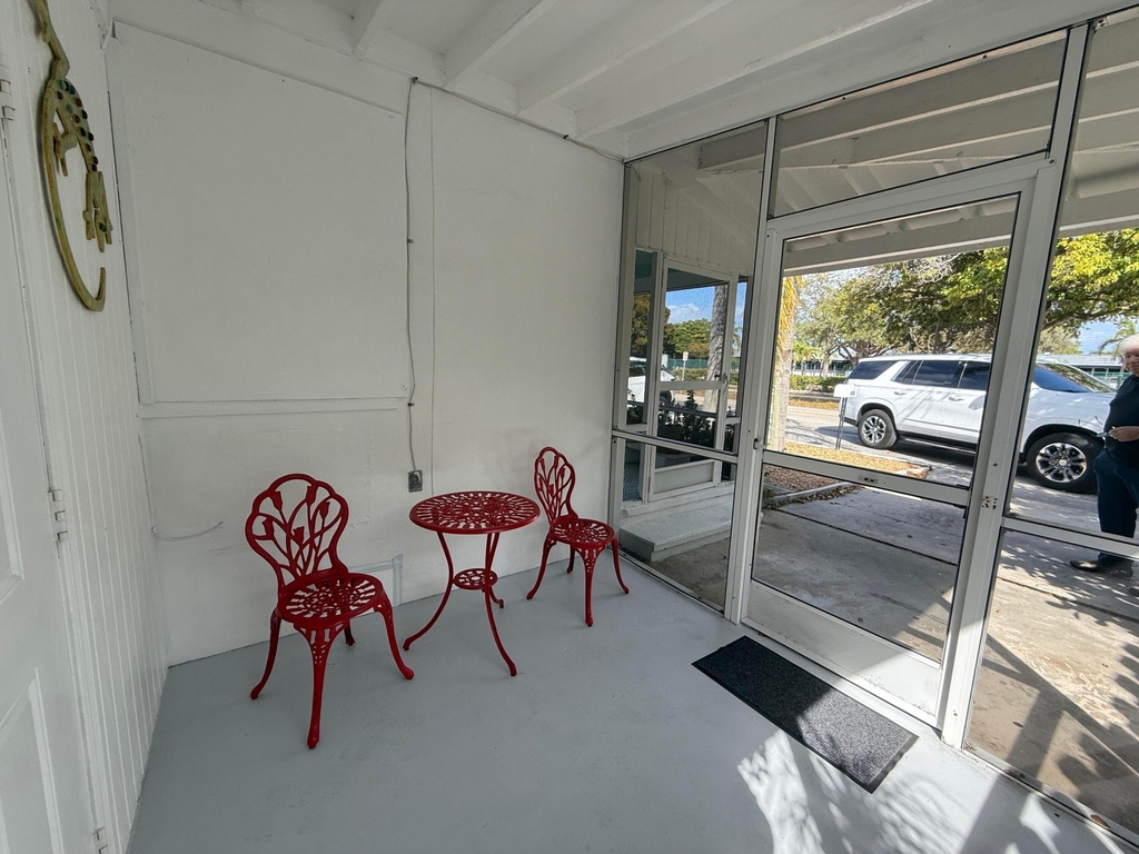605 E Coast Avenue - Photo 1