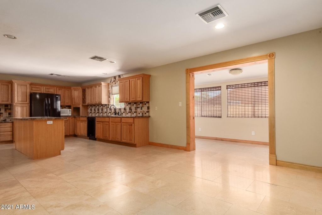 1608 W Inverness Drive - Photo 9