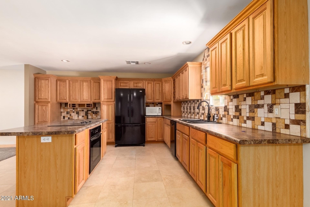 1608 W Inverness Drive - Photo 8