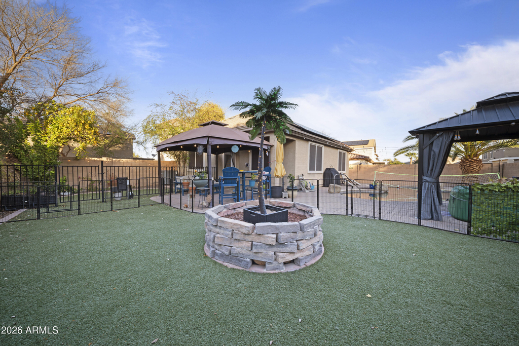 17239 W Ironwood Street - Photo 18