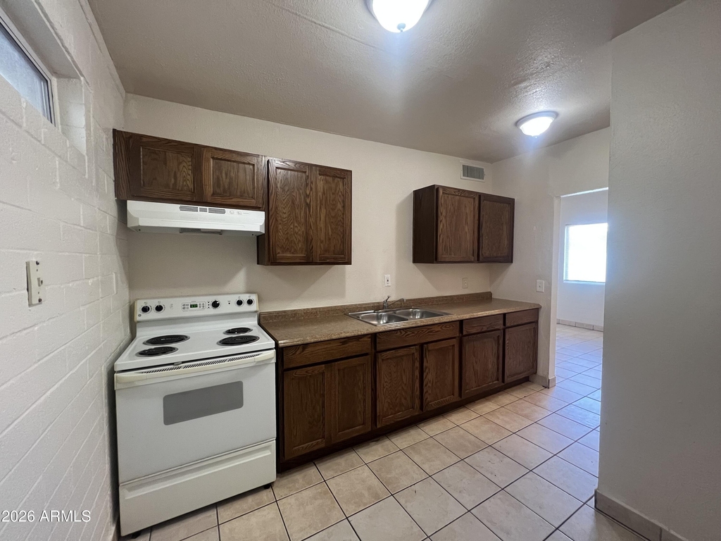 1229 W Pierce Street - Photo 4