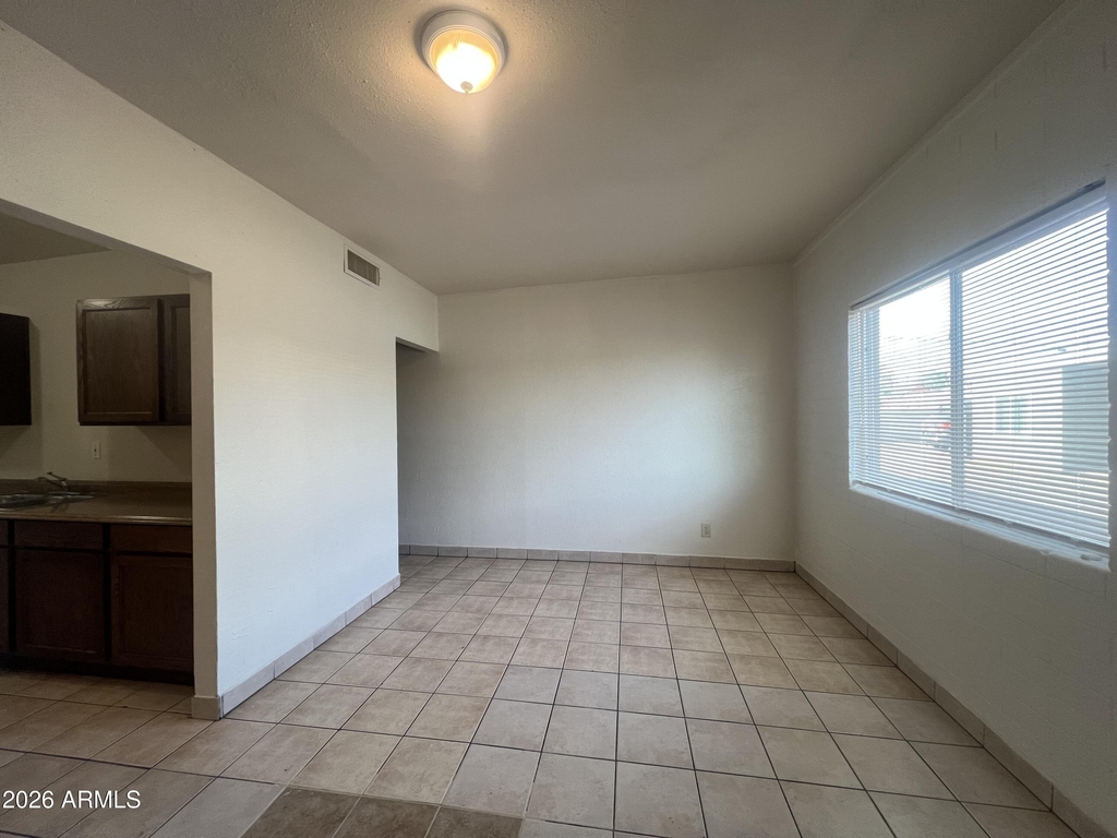 1229 W Pierce Street - Photo 3