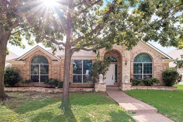 608 Regency Trail - Photo 2