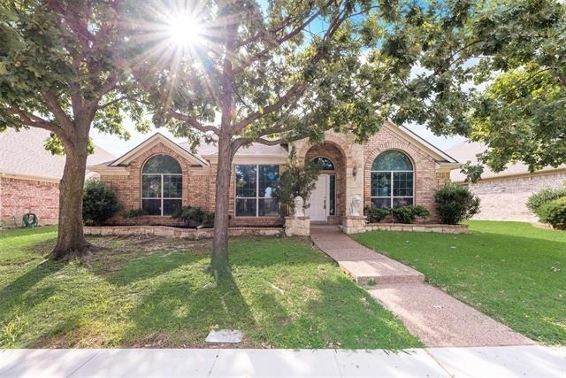608 Regency Trail - Photo 1