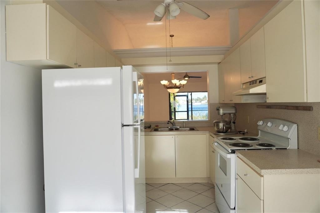 5600 N Park - Photo 3