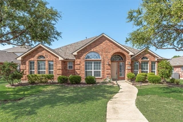 3806 Palace Place - Photo 1