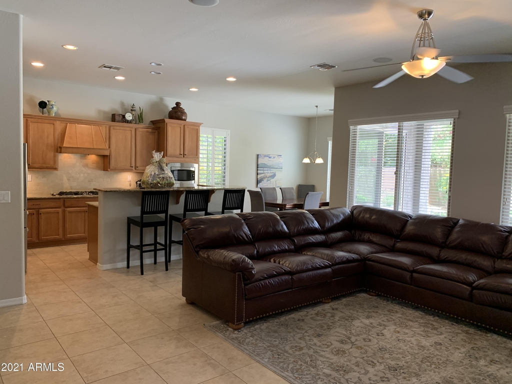 1608 W White Feather Lane - Photo 4