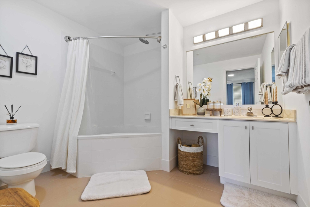 2060 Greenview Shores Boulevard - Photo 7